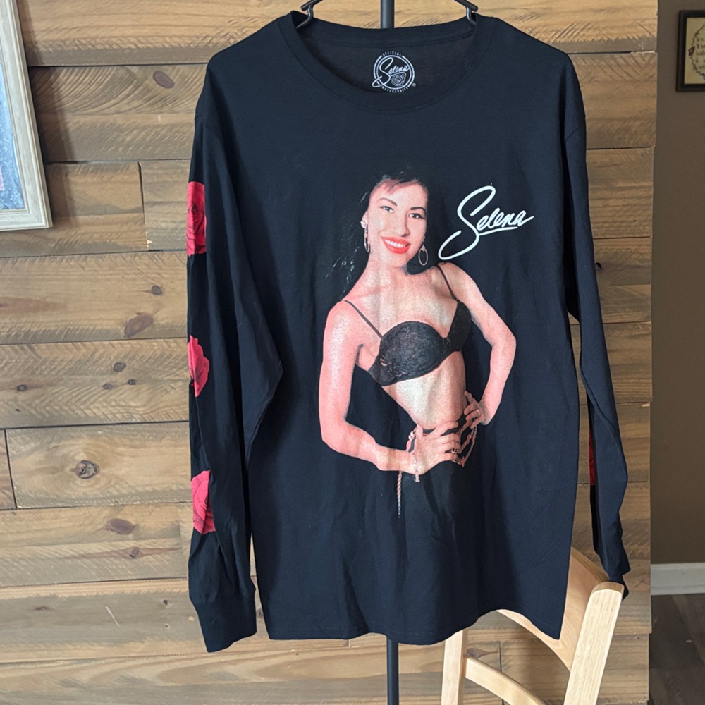 Black Selena Graphic Women's Top
